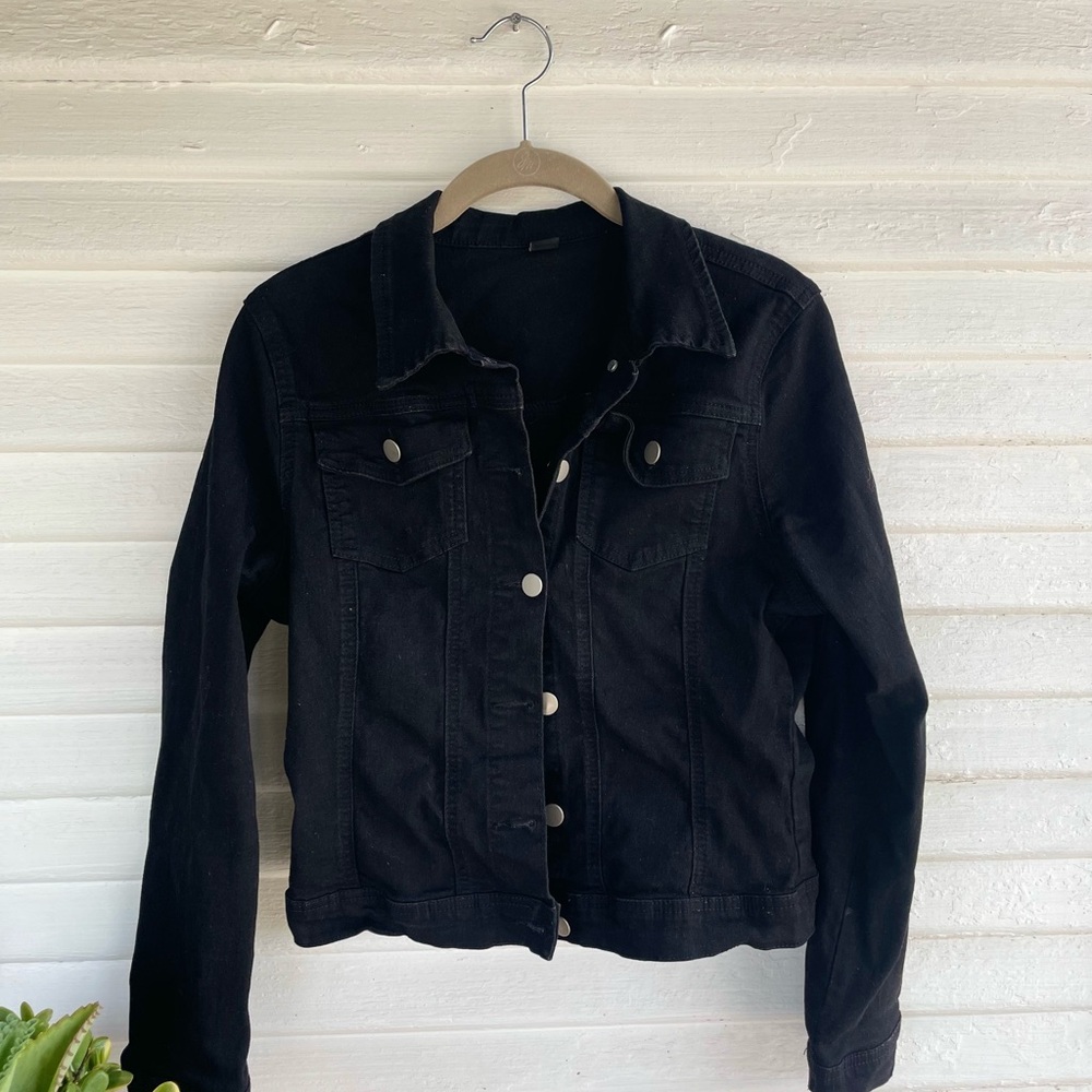 SHEIN Black Jean Jacket Cropped Fitted Style unisex size Medium. Great condition